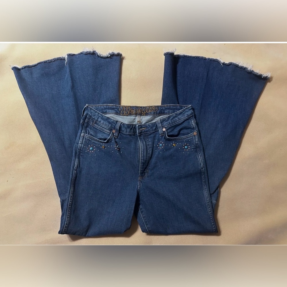 #461. Wrangler Indigo Blue Denim Jeans with Branded Waist with Stones.